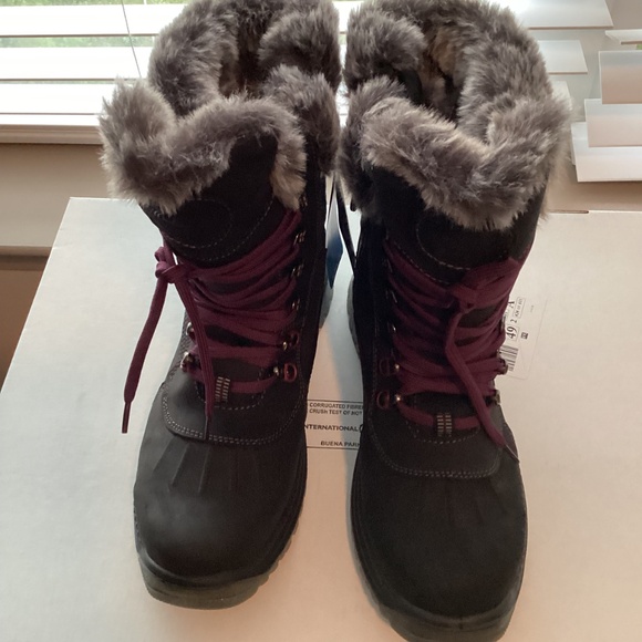 Santana Canada Leather & Wool Blend Mid Winter Boot (Women) 10M - Picture 2 of 13